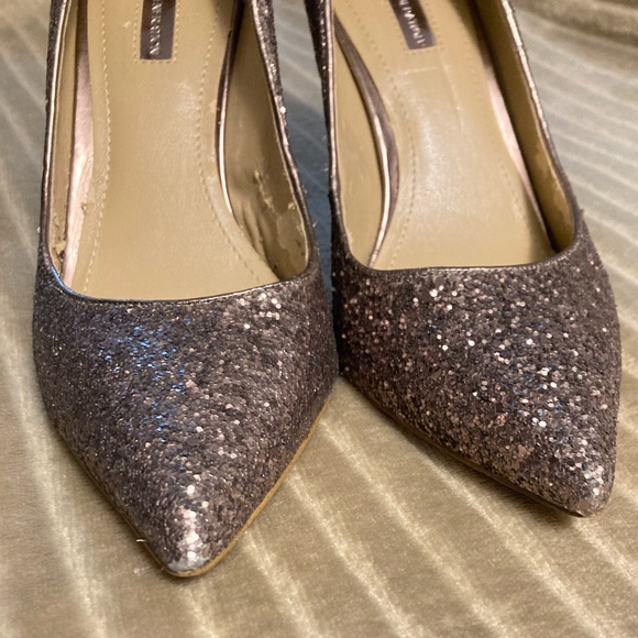 BCBGeneration Treasure High Heels Pointed Toe Shiny Taupe Pump Sz 8.5M (EU 38.5) - Picture 8 of 13